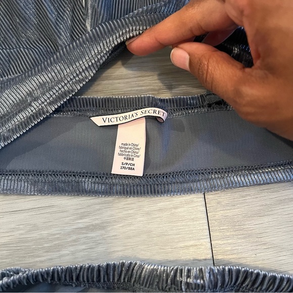 Beautiful Victoria’s Secret ribbed velvet lounge set size small - Picture 6 of 7